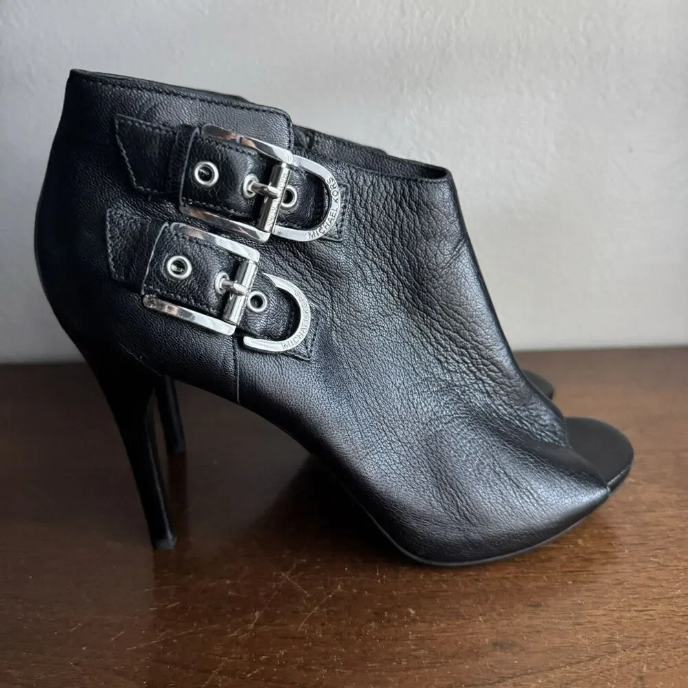 Michael Kors Cheyenne Sz 9.5 Ankle Boot Bootie Black Leather Heels Peep Toe $195